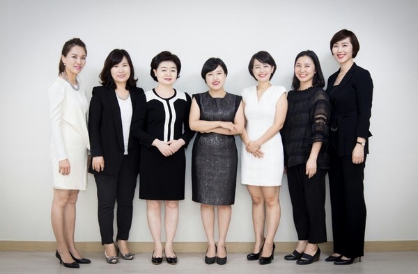 한주리씨가 리더로 있는 중창팀 쁘리모아모레 전체 사진