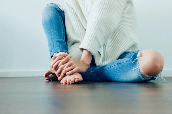 부인과 암은 폐경기 전의 여성들에게도 발병할 수 있다. 모든 암 유형에 대한 위험은 나이가 들수록 높아지지만, 어느 나이에나 무엇을 찾아야 하는지 아는 것이 중요하다. 