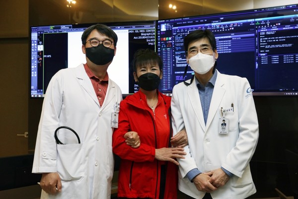 왼쪽부터 심선진교수, 주정자님, 김두진 교수. 가천대 길병원 제공 
