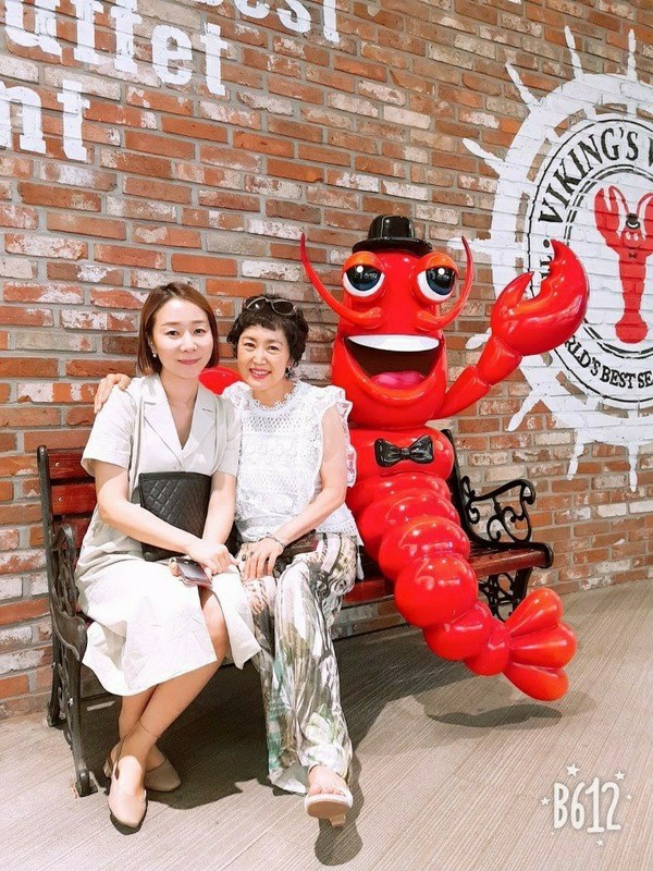 딸과 함께. 