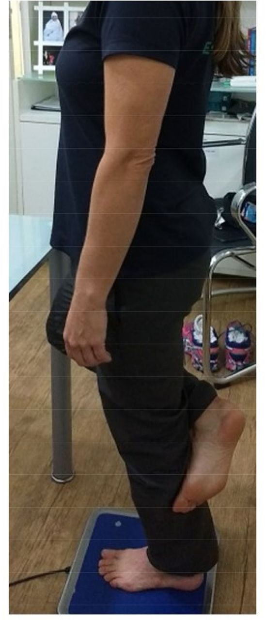 연구팀에서 제시한 균형 테스트 자세. British Journal of Sports Medicine