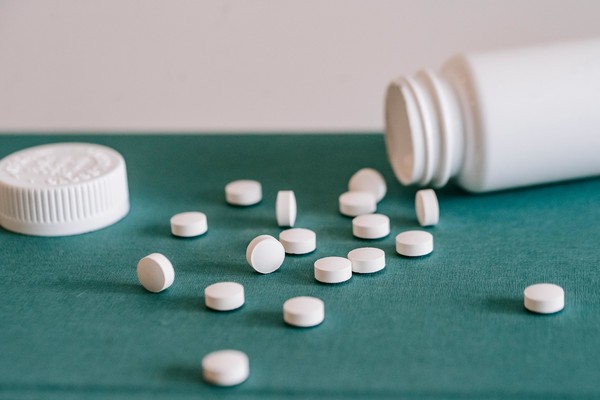 콜레스테롤을 낮추는 고지혈증 치료제 스타틴(statin)이 염증 단백질을 차단해 췌장암과 피부암 등을 억제할 수 있다는 연구 결과가 나왔다. 출처 픽사베이