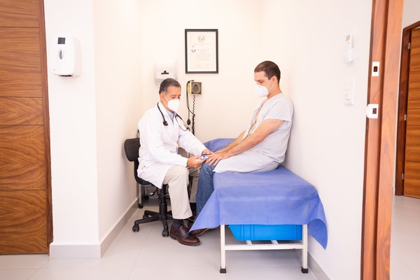 여성의 자궁경부암을 일으키는 인유두종 바이러스(HPV: human papillomavirus)가 남성의 전립선암 발생률도 높인다는 연구 결과가 나왔다. 출처 펙셀