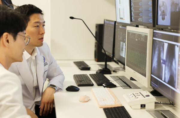 연세암병원이 25일 폐암 환자를 대상으로 중입자치료를 시작했다. 출처 세브란스